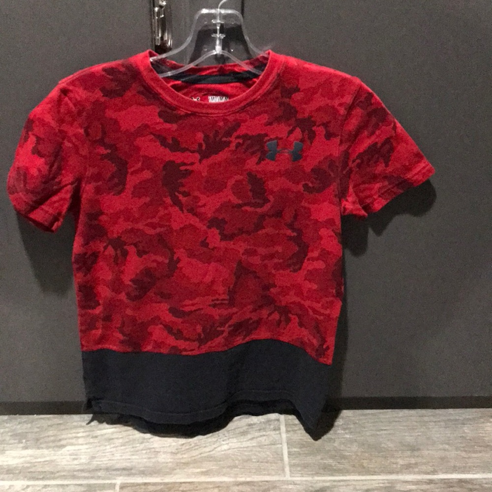 Boys Under Armour t-shirt